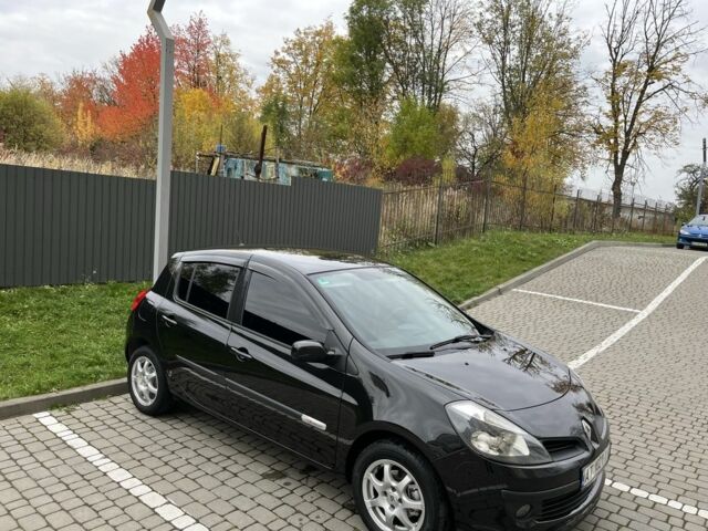 Чорний Рено Кліо, об'ємом двигуна 1.1 л та пробігом 240 тис. км за 4800 $, фото 3 на Automoto.ua