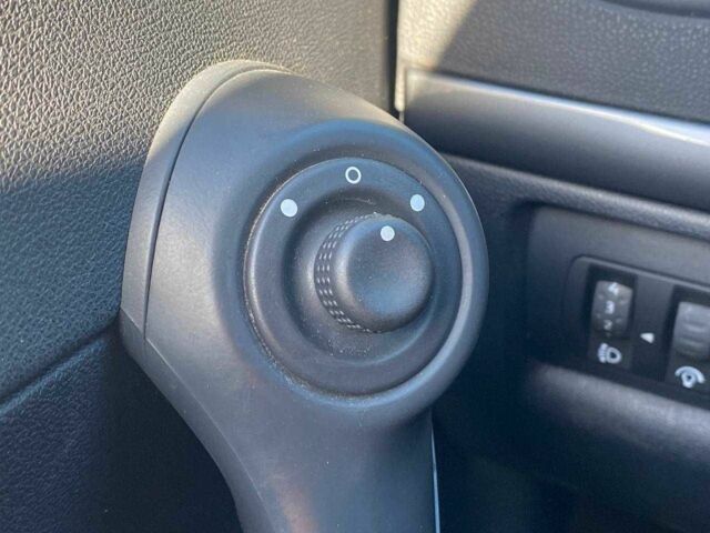 Черный Рено Клио, объемом двигателя 1.6 л и пробегом 275 тыс. км за 5500 $, фото 8 на Automoto.ua