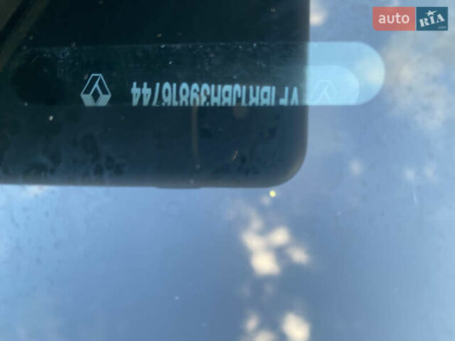 Черный Рено Клио, объемом двигателя 1.2 л и пробегом 181 тыс. км за 4450 $, фото 25 на Automoto.ua