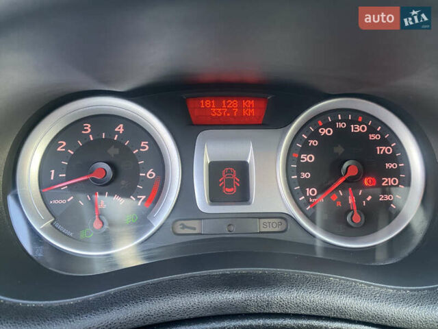 Черный Рено Клио, объемом двигателя 1.2 л и пробегом 181 тыс. км за 4450 $, фото 16 на Automoto.ua