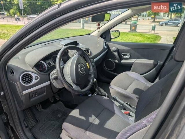 Чорний Рено Кліо, об'ємом двигуна 1.39 л та пробігом 155 тис. км за 5900 $, фото 26 на Automoto.ua