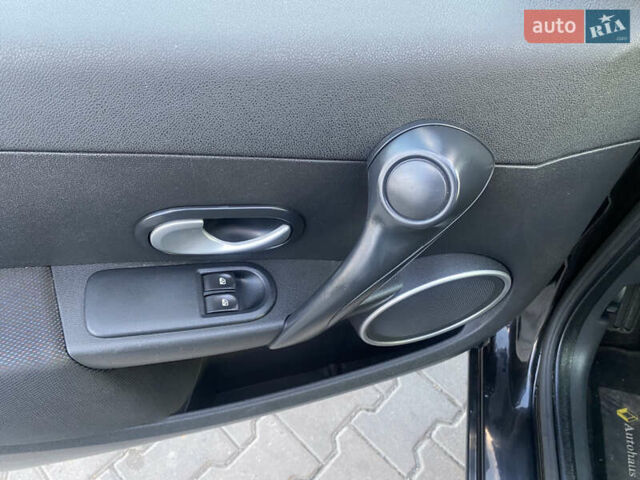 Черный Рено Клио, объемом двигателя 1.2 л и пробегом 181 тыс. км за 4450 $, фото 11 на Automoto.ua