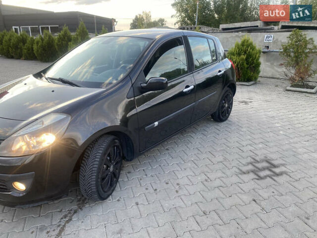 Черный Рено Клио, объемом двигателя 1.2 л и пробегом 181 тыс. км за 4450 $, фото 2 на Automoto.ua