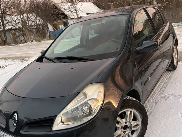 Черный Рено Клио, объемом двигателя 1.5 л и пробегом 260 тыс. км за 4800 $, фото 2 на Automoto.ua