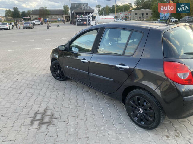 Черный Рено Клио, объемом двигателя 1.2 л и пробегом 181 тыс. км за 4450 $, фото 3 на Automoto.ua