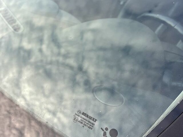 Чорний Рено Кліо, об'ємом двигуна 1.5 л та пробігом 257 тис. км за 4500 $, фото 6 на Automoto.ua