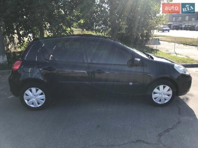 Черный Рено Клио, объемом двигателя 1.1 л и пробегом 210 тыс. км за 4900 $, фото 4 на Automoto.ua