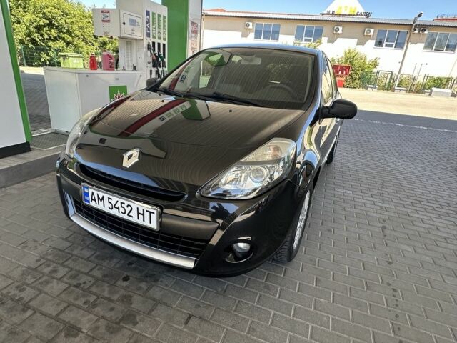 Черный Рено Клио, объемом двигателя 1.1 л и пробегом 162 тыс. км за 4999 $, фото 4 на Automoto.ua