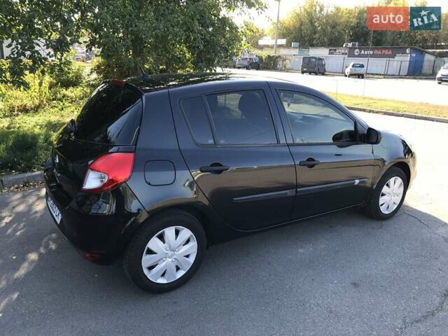 Черный Рено Клио, объемом двигателя 1.1 л и пробегом 210 тыс. км за 4900 $, фото 5 на Automoto.ua