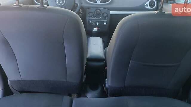 Черный Рено Клио, объемом двигателя 1.2 л и пробегом 273 тыс. км за 4699 $, фото 12 на Automoto.ua