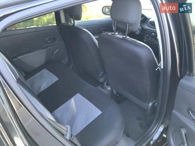 Черный Рено Клио, объемом двигателя 1.1 л и пробегом 210 тыс. км за 4900 $, фото 11 на Automoto.ua