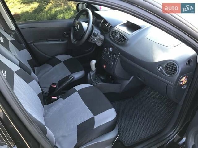 Черный Рено Клио, объемом двигателя 1.1 л и пробегом 210 тыс. км за 4900 $, фото 10 на Automoto.ua