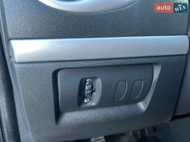 Чорний Рено Кліо, об'ємом двигуна 1.2 л та пробігом 202 тис. км за 4600 $, фото 45 на Automoto.ua