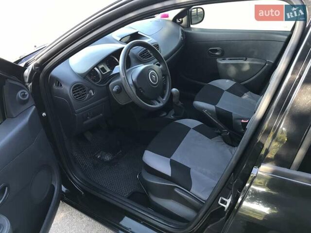 Черный Рено Клио, объемом двигателя 1.1 л и пробегом 210 тыс. км за 4900 $, фото 7 на Automoto.ua