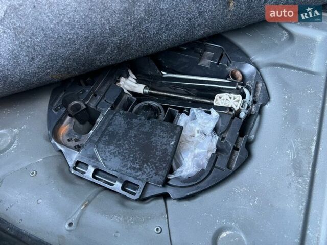 Черный Рено Клио, объемом двигателя 1.2 л и пробегом 202 тыс. км за 4600 $, фото 86 на Automoto.ua