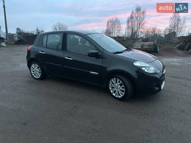 Черный Рено Клио, объемом двигателя 1.46 л и пробегом 230 тыс. км за 5000 $, фото 1 на Automoto.ua