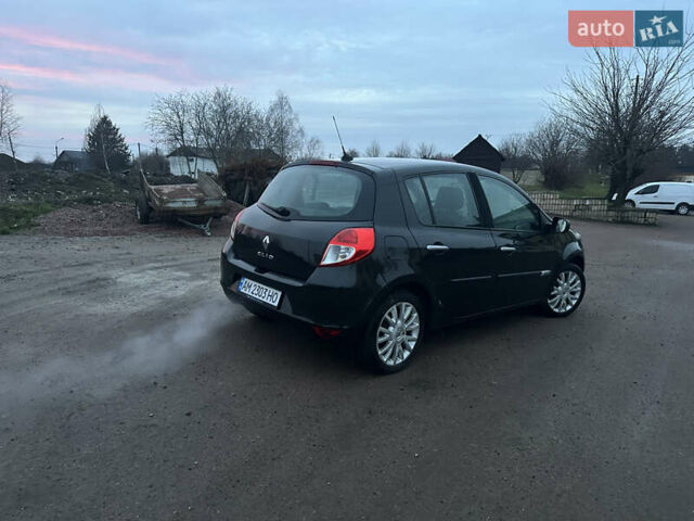 Черный Рено Клио, объемом двигателя 1.46 л и пробегом 230 тыс. км за 5000 $, фото 2 на Automoto.ua