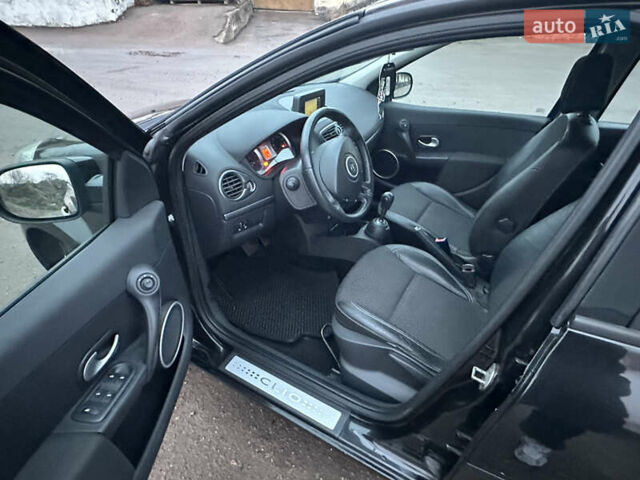 Черный Рено Клио, объемом двигателя 1.46 л и пробегом 230 тыс. км за 5000 $, фото 4 на Automoto.ua