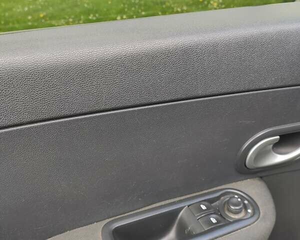 Черный Рено Клио, объемом двигателя 1.5 л и пробегом 126 тыс. км за 6500 $, фото 9 на Automoto.ua