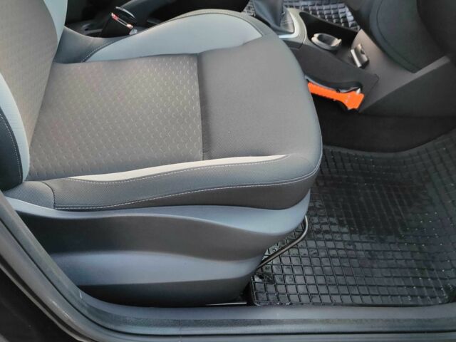 Черный Рено Клио, объемом двигателя 1.5 л и пробегом 182 тыс. км за 6500 $, фото 6 на Automoto.ua