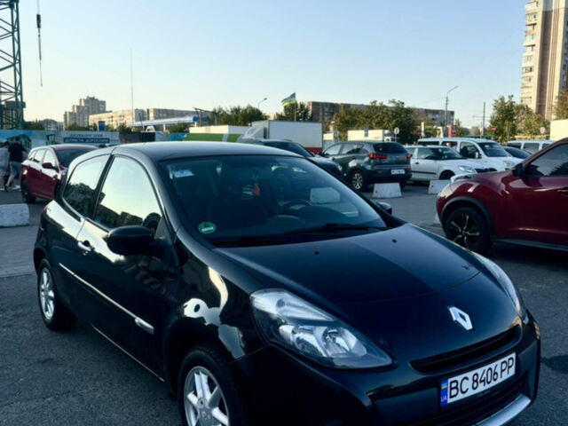 Черный Рено Клио, объемом двигателя 1.2 л и пробегом 225 тыс. км за 5100 $, фото 4 на Automoto.ua