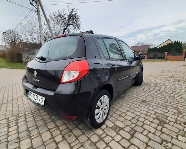 Черный Рено Клио, объемом двигателя 1.1 л и пробегом 110 тыс. км за 4550 $, фото 3 на Automoto.ua