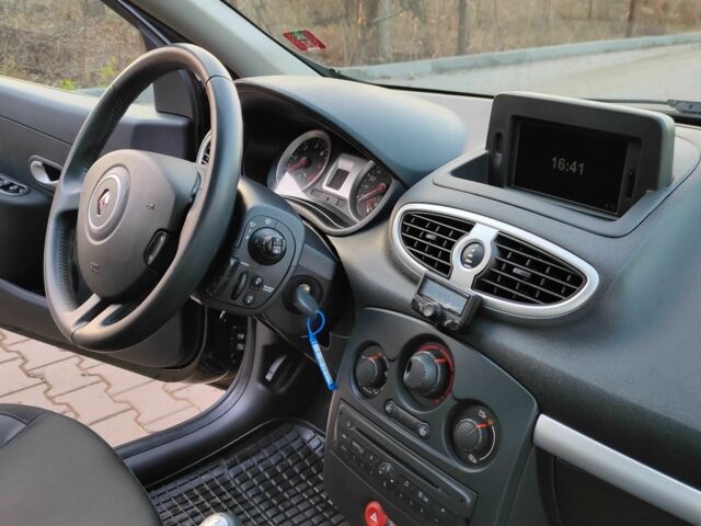 Черный Рено Клио, объемом двигателя 1.5 л и пробегом 182 тыс. км за 6500 $, фото 4 на Automoto.ua