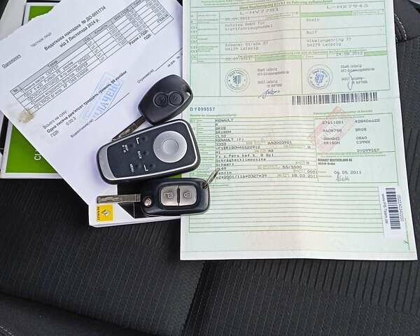 Черный Рено Клио, объемом двигателя 1.2 л и пробегом 77 тыс. км за 6350 $, фото 24 на Automoto.ua
