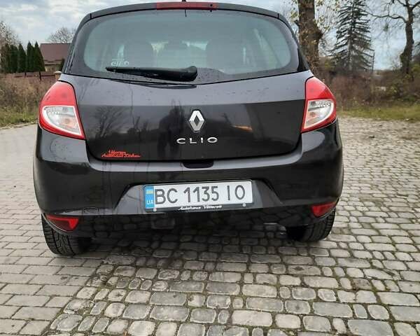 Черный Рено Клио, объемом двигателя 1.1 л и пробегом 110 тыс. км за 4550 $, фото 6 на Automoto.ua