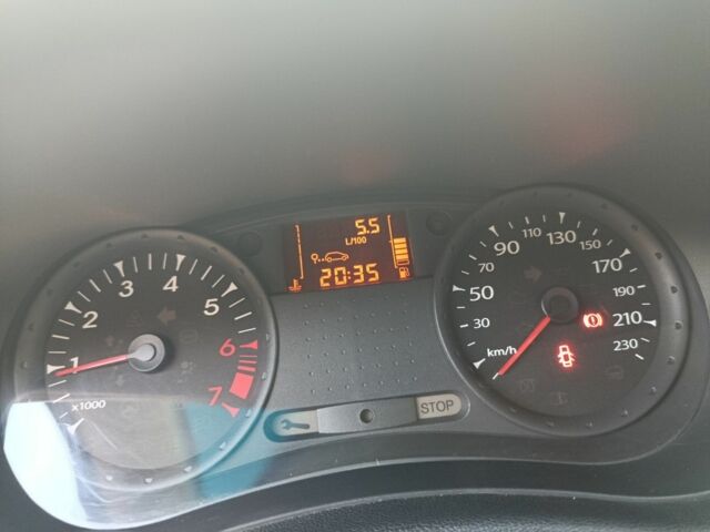 Рено Клио 2011 в Львове на Automoto.ua Черный Рено Клио, объемом двигателя 1.1 л и пробегом 107 тыс. км за 3600 $, фото 5 на Automoto.ua