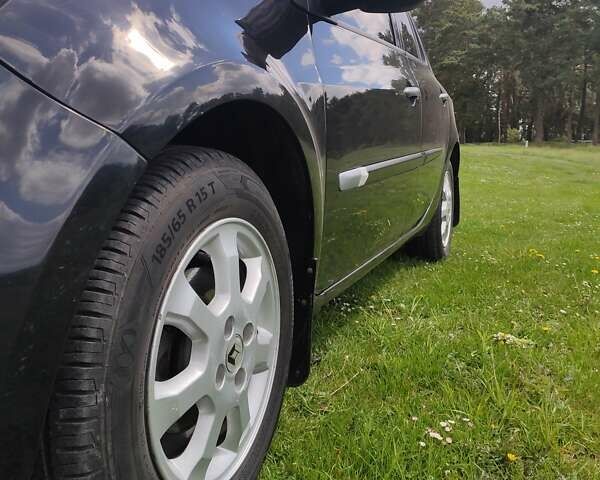 Черный Рено Клио, объемом двигателя 1.5 л и пробегом 126 тыс. км за 6500 $, фото 17 на Automoto.ua