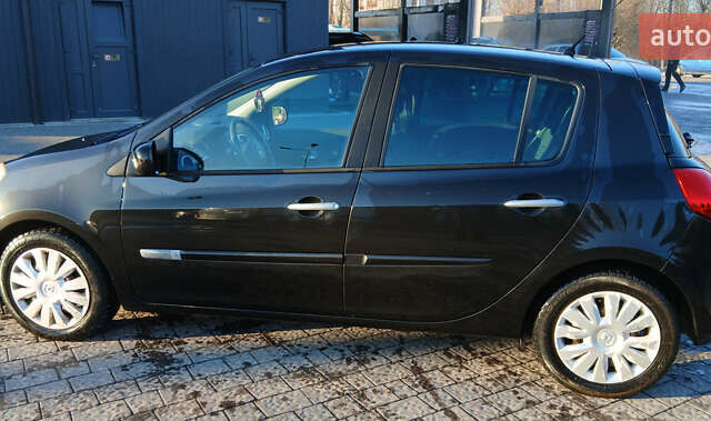 Чорний Рено Кліо, об'ємом двигуна 1.46 л та пробігом 270 тис. км за 5000 $, фото 1 на Automoto.ua