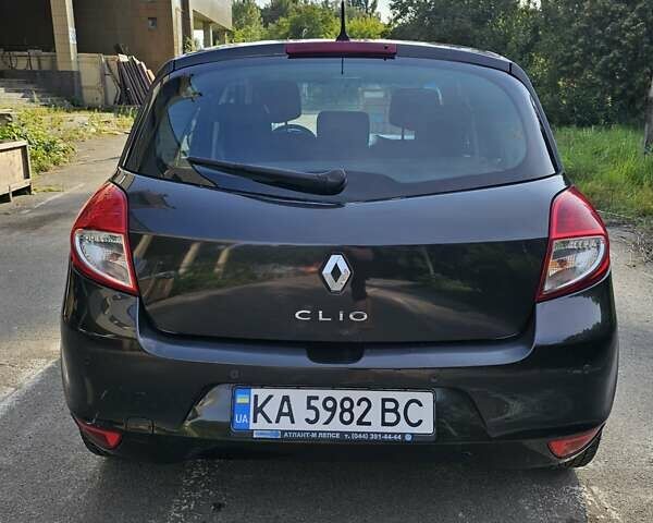 Чорний Рено Кліо, об'ємом двигуна 1.6 л та пробігом 170 тис. км за 3500 $, фото 3 на Automoto.ua