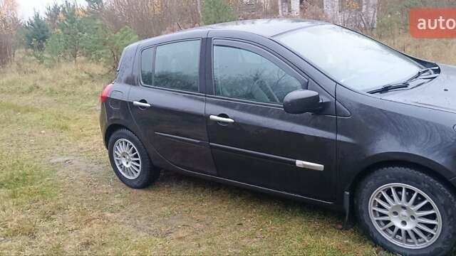 Черный Рено Клио, объемом двигателя 1.5 л и пробегом 290 тыс. км за 5450 $, фото 10 на Automoto.ua