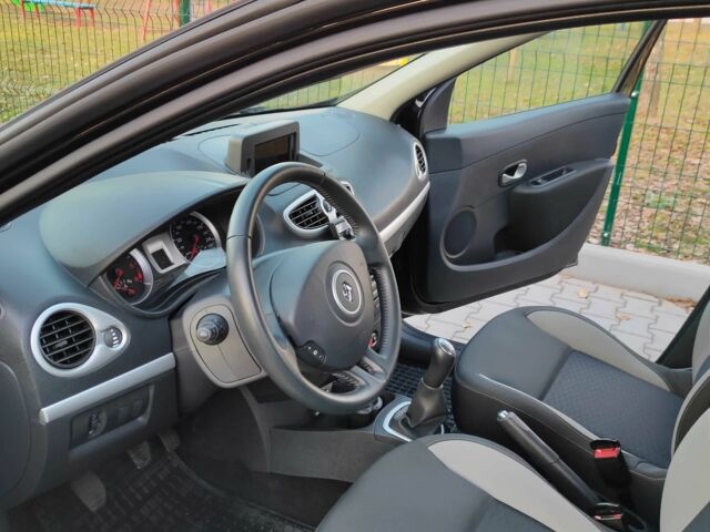 Черный Рено Клио, объемом двигателя 1.5 л и пробегом 182 тыс. км за 6500 $, фото 9 на Automoto.ua