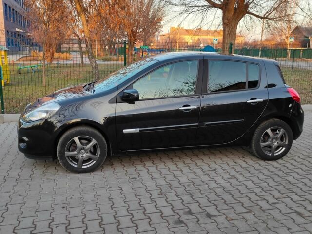 Черный Рено Клио, объемом двигателя 1.5 л и пробегом 182 тыс. км за 6500 $, фото 1 на Automoto.ua