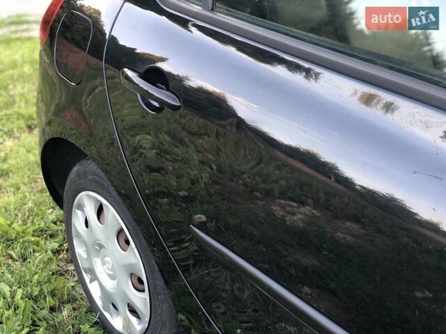 Черный Рено Клио, объемом двигателя 1.6 л и пробегом 214 тыс. км за 6900 $, фото 26 на Automoto.ua