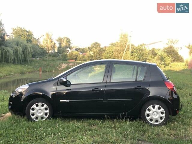 Черный Рено Клио, объемом двигателя 1.6 л и пробегом 214 тыс. км за 6900 $, фото 9 на Automoto.ua