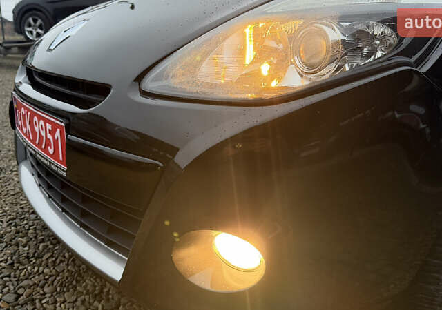 Черный Рено Клио, объемом двигателя 1.2 л и пробегом 240 тыс. км за 5750 $, фото 18 на Automoto.ua