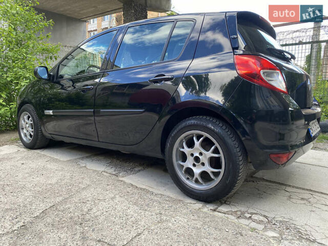 Черный Рено Клио, объемом двигателя 1.5 л и пробегом 363 тыс. км за 5500 $, фото 15 на Automoto.ua