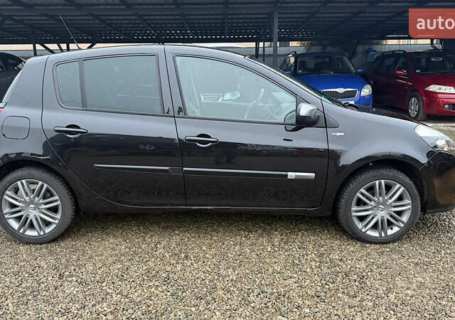 Черный Рено Клио, объемом двигателя 1.2 л и пробегом 240 тыс. км за 5750 $, фото 7 на Automoto.ua