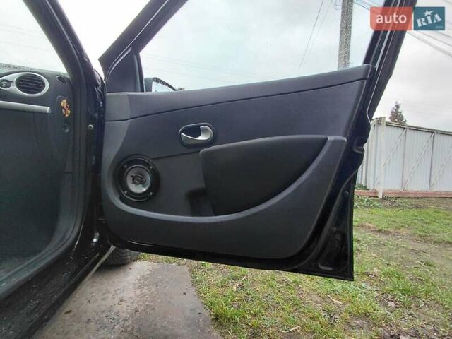 Черный Рено Клио, объемом двигателя 1.5 л и пробегом 163 тыс. км за 6700 $, фото 4 на Automoto.ua