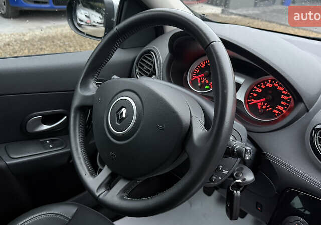 Черный Рено Клио, объемом двигателя 1.2 л и пробегом 240 тыс. км за 5750 $, фото 30 на Automoto.ua