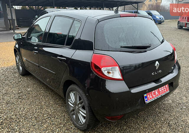 Черный Рено Клио, объемом двигателя 1.2 л и пробегом 240 тыс. км за 5750 $, фото 12 на Automoto.ua