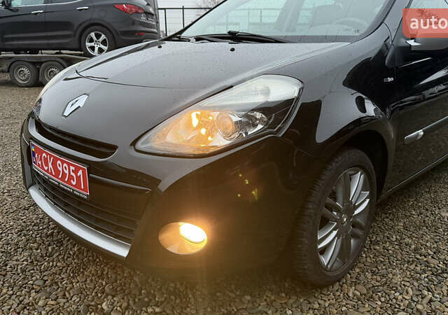 Черный Рено Клио, объемом двигателя 1.2 л и пробегом 240 тыс. км за 5750 $, фото 2 на Automoto.ua