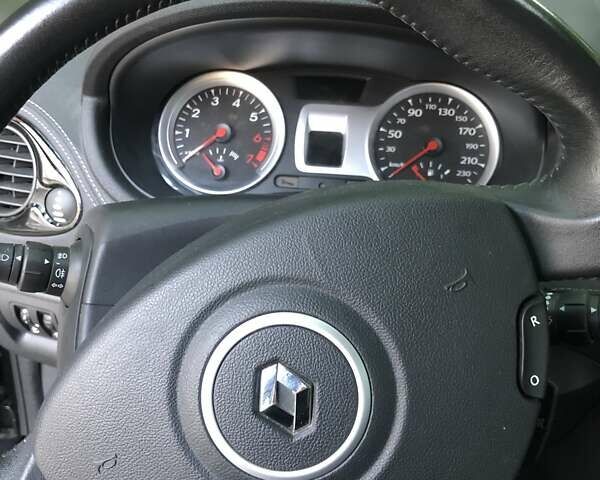 Черный Рено Клио, объемом двигателя 1.6 л и пробегом 214 тыс. км за 6900 $, фото 13 на Automoto.ua