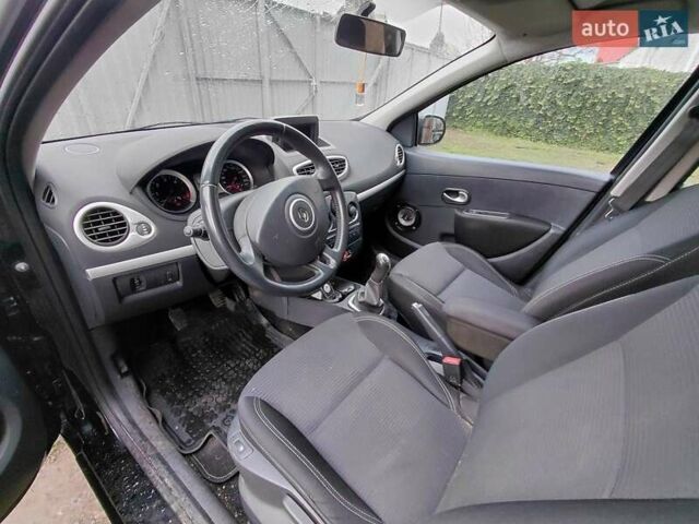 Черный Рено Клио, объемом двигателя 1.5 л и пробегом 163 тыс. км за 6700 $, фото 9 на Automoto.ua