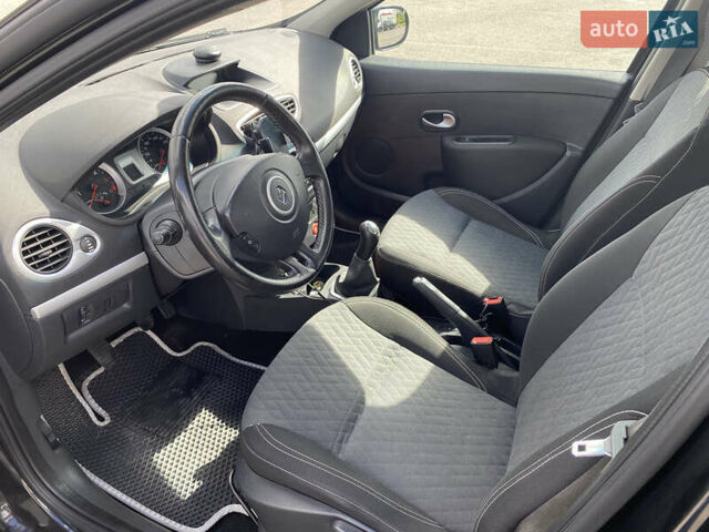 Черный Рено Клио, объемом двигателя 1.5 л и пробегом 363 тыс. км за 5500 $, фото 3 на Automoto.ua