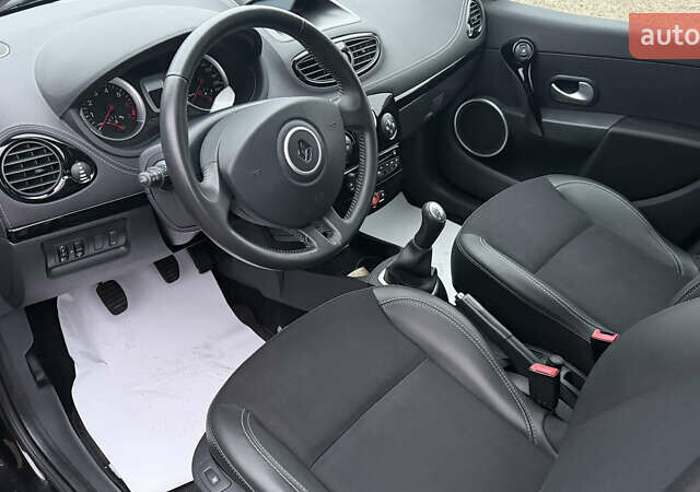 Черный Рено Клио, объемом двигателя 1.2 л и пробегом 240 тыс. км за 5750 $, фото 36 на Automoto.ua