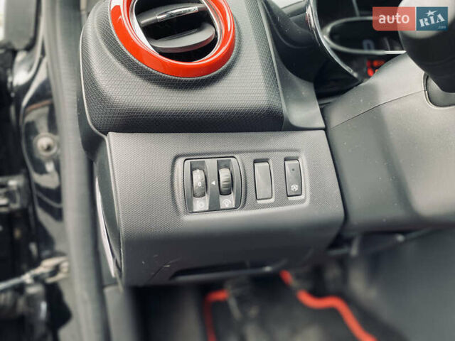 Черный Рено Клио, объемом двигателя 0.9 л и пробегом 139 тыс. км за 8500 $, фото 16 на Automoto.ua